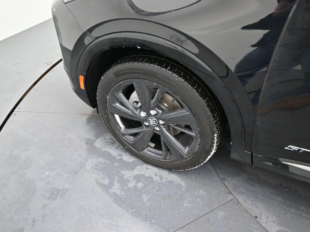 used 2025 Buick Envision car, priced at $29,990