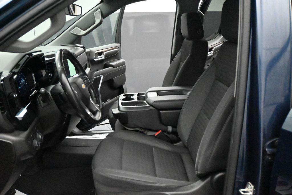used 2022 Chevrolet Silverado 1500 car, priced at $31,990
