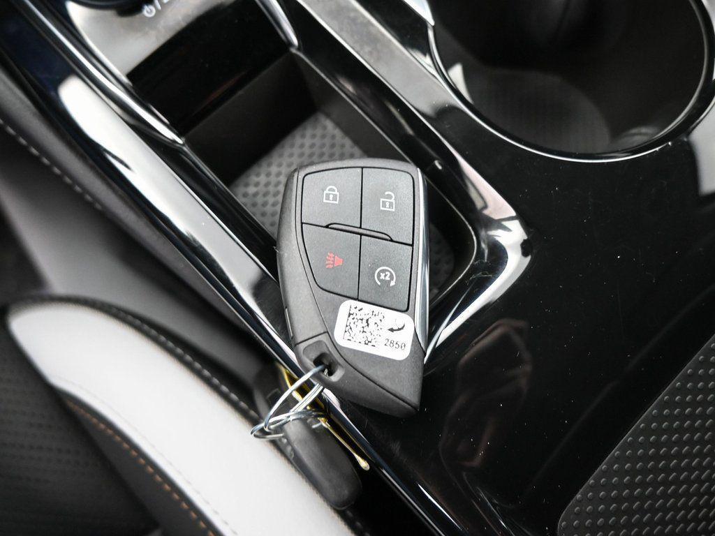 used 2025 Buick Envision car, priced at $28,990