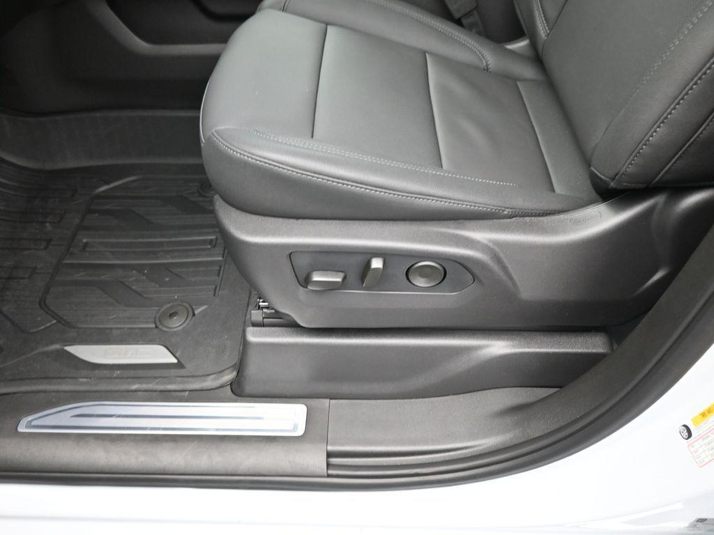 new 2026 Buick Envista car, priced at $27,870