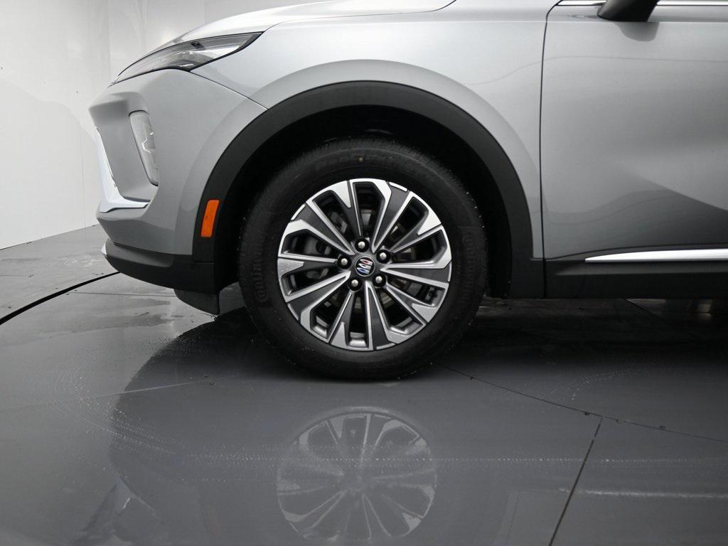 used 2025 Buick Envision car, priced at $28,990