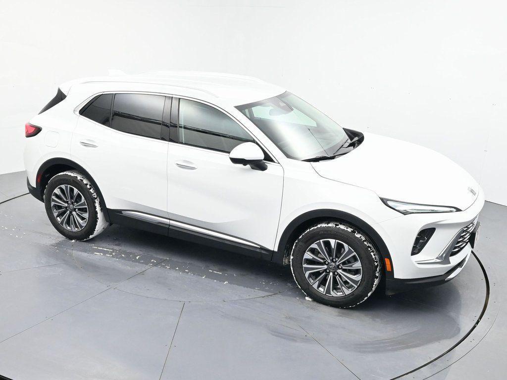 used 2025 Buick Envision car, priced at $28,990