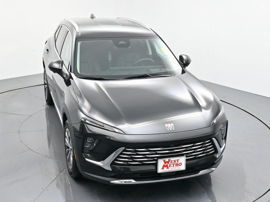 used 2025 Buick Envision car, priced at $28,490