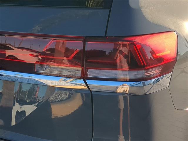 new 2026 Volkswagen Atlas car, priced at $43,332