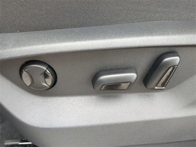 new 2026 Volkswagen Atlas Cross Sport car, priced at $42,373