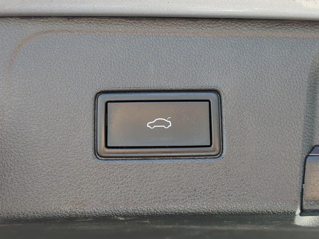 used 2024 Volkswagen Atlas car, priced at $33,888