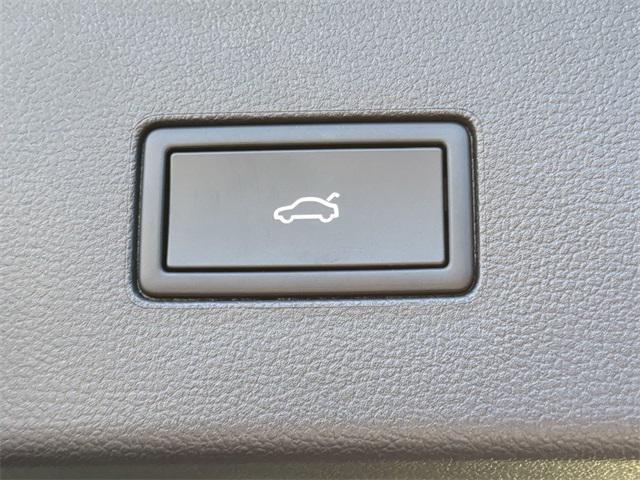 new 2026 Volkswagen Atlas car, priced at $43,332