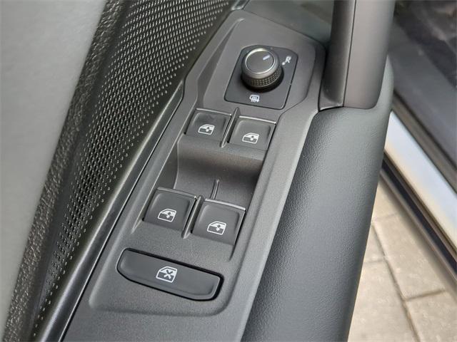 new 2026 Volkswagen Tiguan car, priced at $35,953