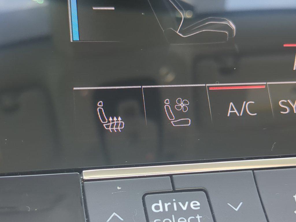 Audi A6 view 27