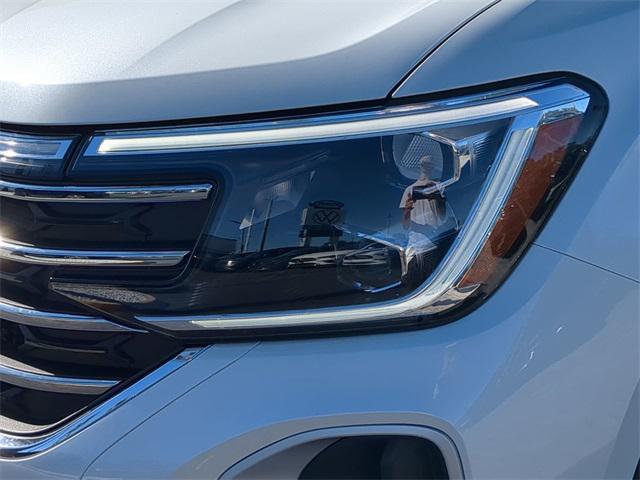 new 2026 Volkswagen Atlas car, priced at $44,614