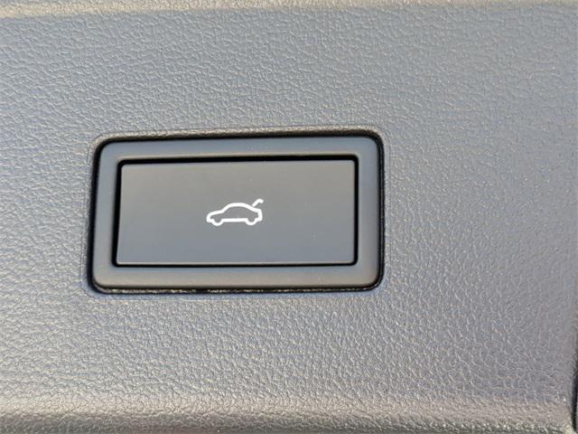 new 2026 Volkswagen Atlas car, priced at $44,614