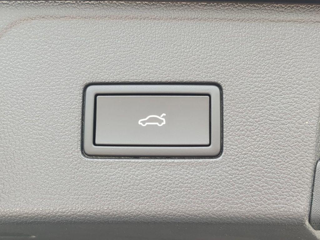 new 2026 Volkswagen Atlas car, priced at $42,964