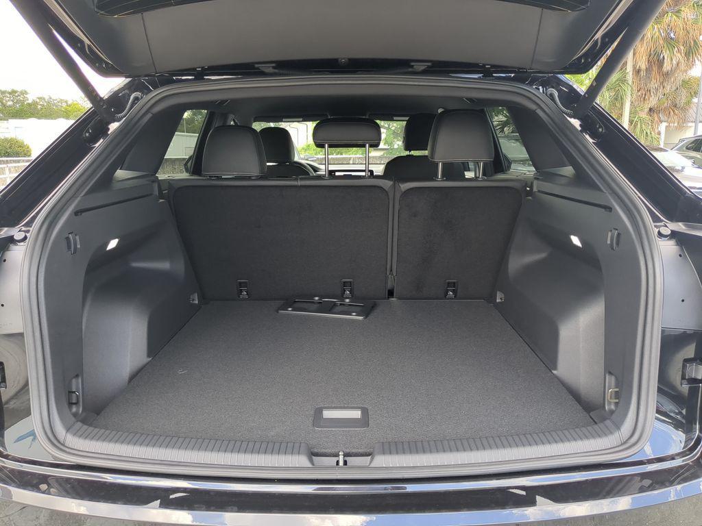 new 2026 Volkswagen Atlas Cross Sport car, priced at $40,784