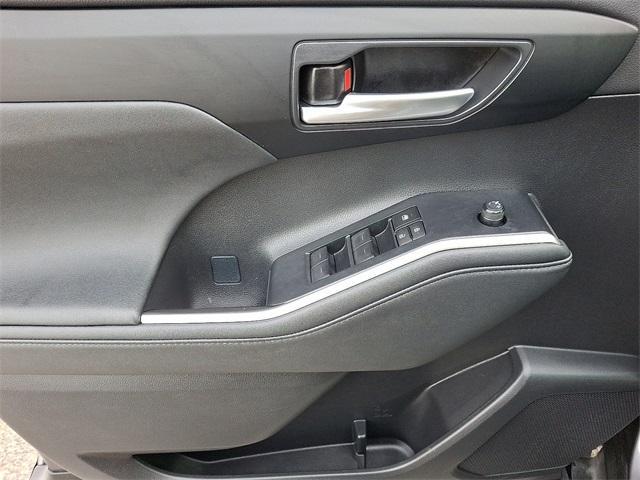 used 2024 Toyota Highlander Hybrid car, priced at $42,375