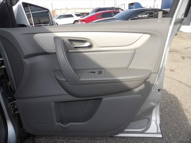 2017 Silver Ice Metallic Chevrolet Traverse