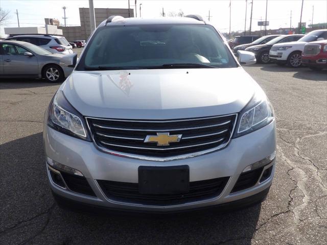 2017 Silver Ice Metallic Chevrolet Traverse
