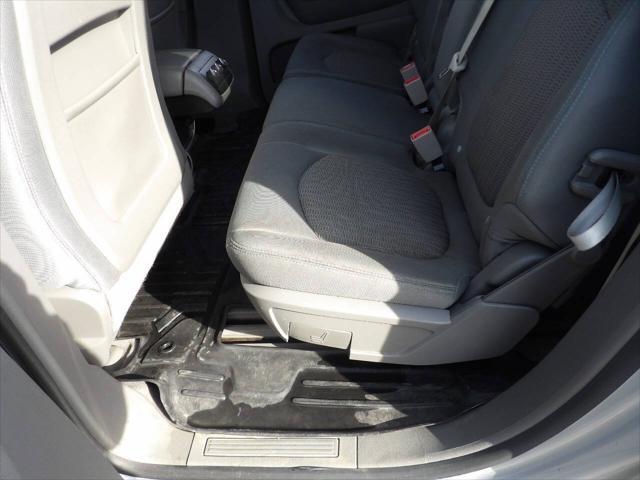 2017 Silver Ice Metallic Chevrolet Traverse