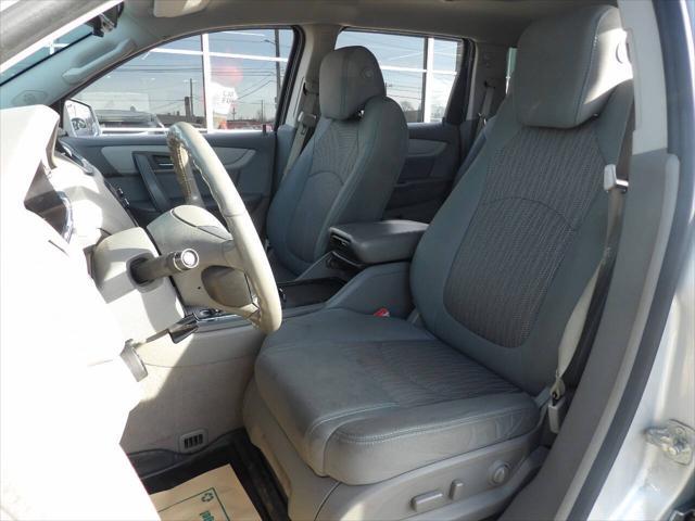2017 Silver Ice Metallic Chevrolet Traverse