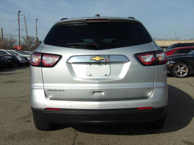 2017 Silver Ice Metallic Chevrolet Traverse