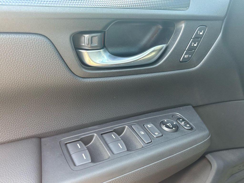 new 2026 Honda CR-V Hybrid car, priced at $39,965