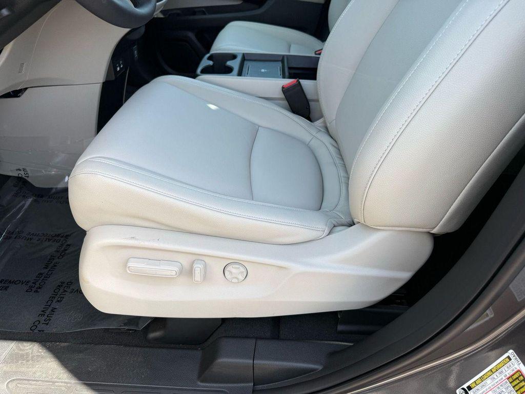 used 2026 Honda Odyssey car, priced at $43,431