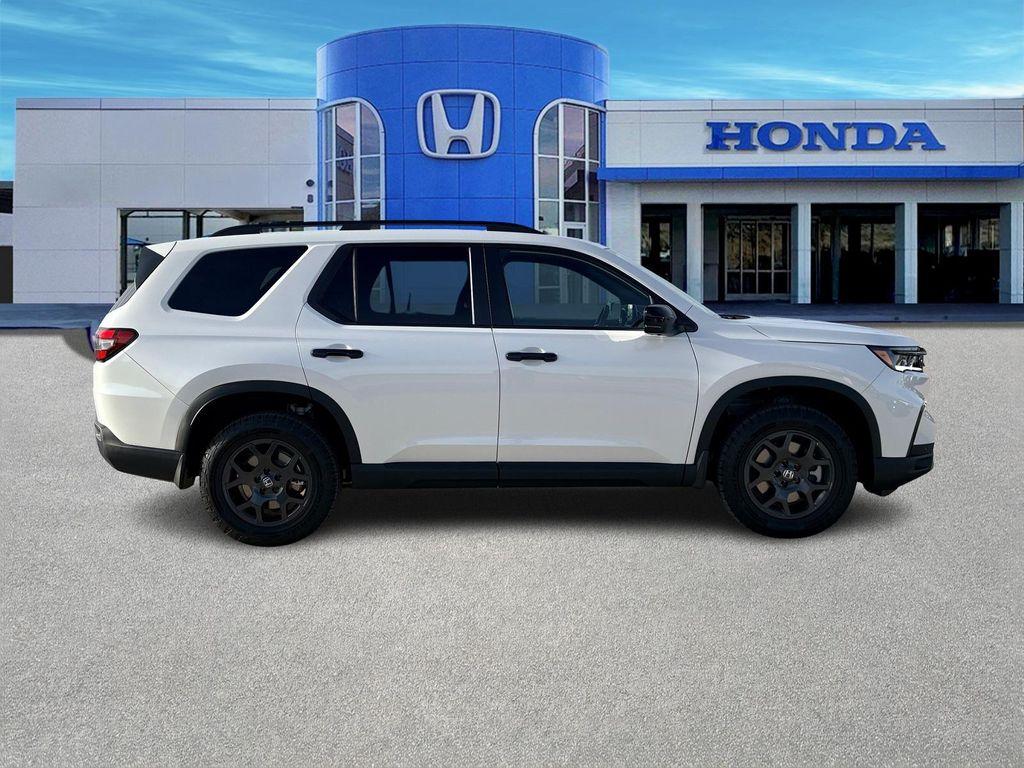 new 2025 Honda Pilot car, priced at $48,722