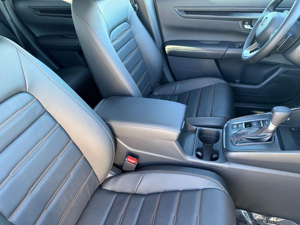 new 2026 Honda CR-V Hybrid car, priced at $39,965