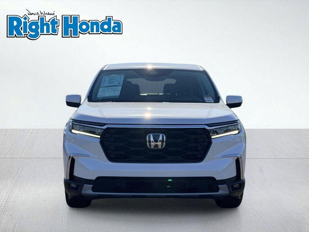 used 2025 Honda Pilot car, priced at $43,289