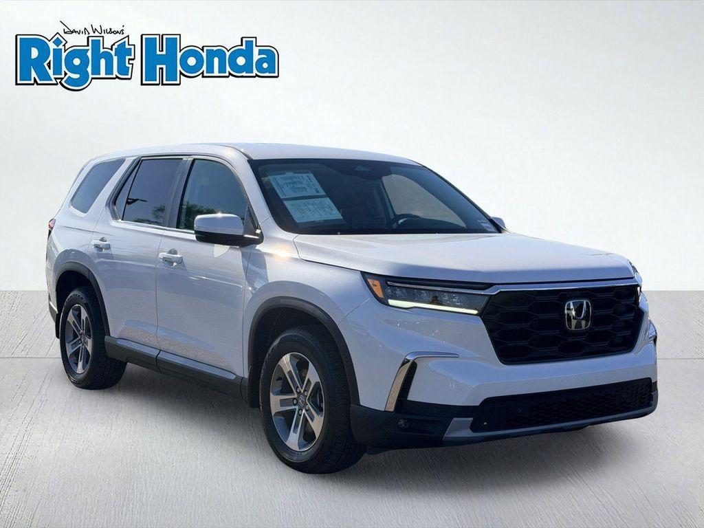 used 2025 Honda Pilot car, priced at $43,289