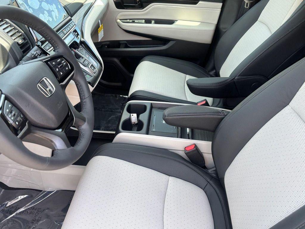 new 2026 Honda Odyssey car, priced at $50,075