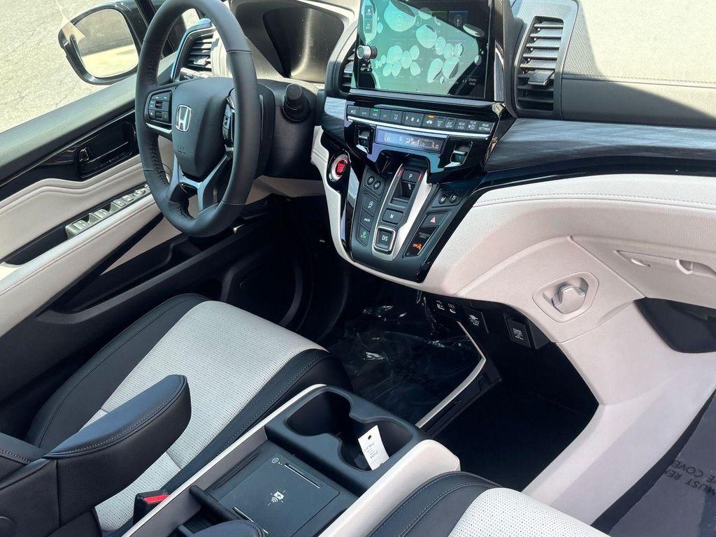 new 2026 Honda Odyssey car, priced at $50,075