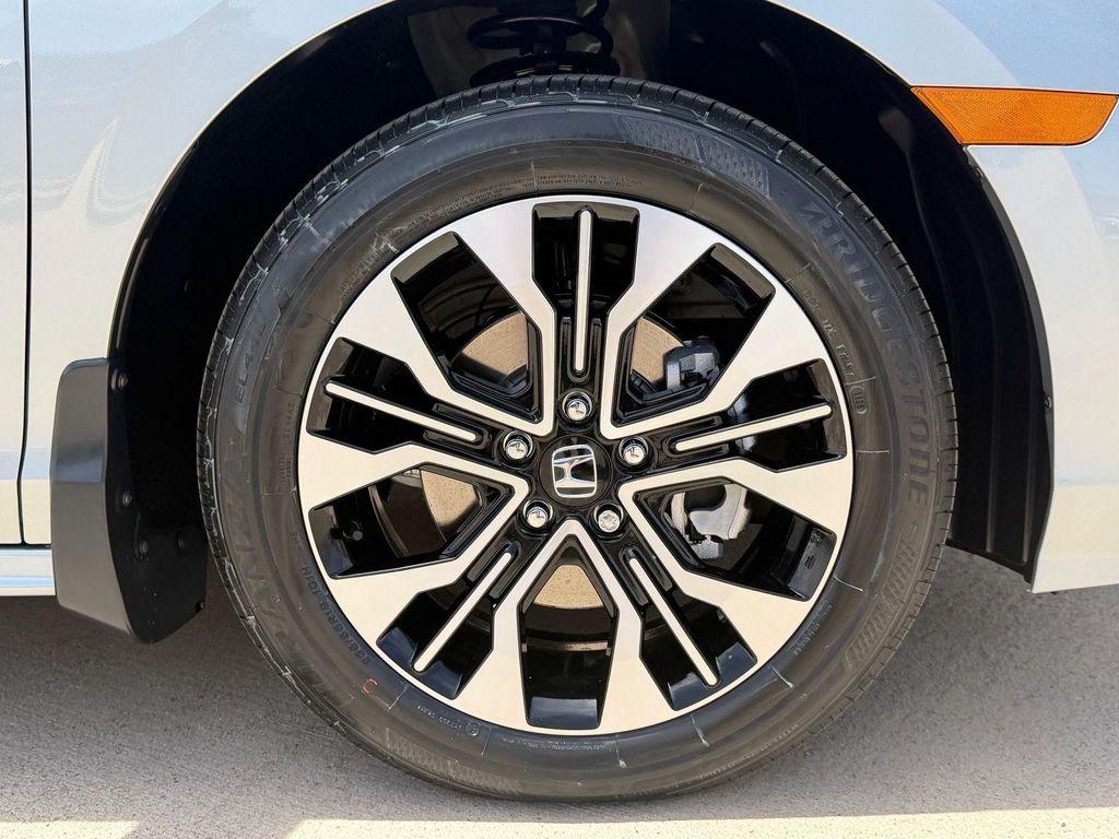 new 2026 Honda Odyssey car, priced at $50,075