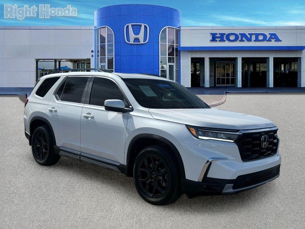used 2025 Honda Pilot car, priced at $46,491