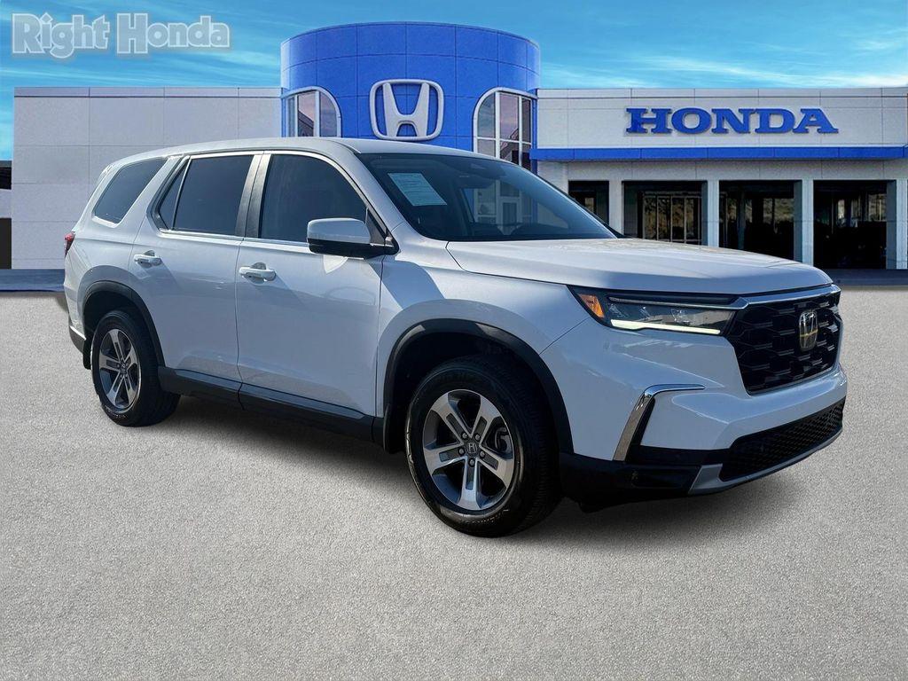 used 2023 Honda Pilot car, priced at $33,576