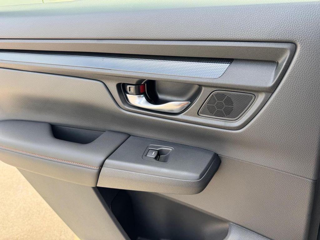 new 2026 Honda CR-V Hybrid car, priced at $39,965