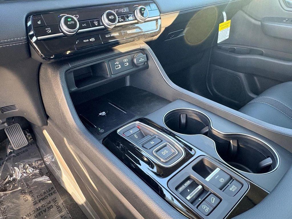 new 2025 Honda Pilot car, priced at $45,670