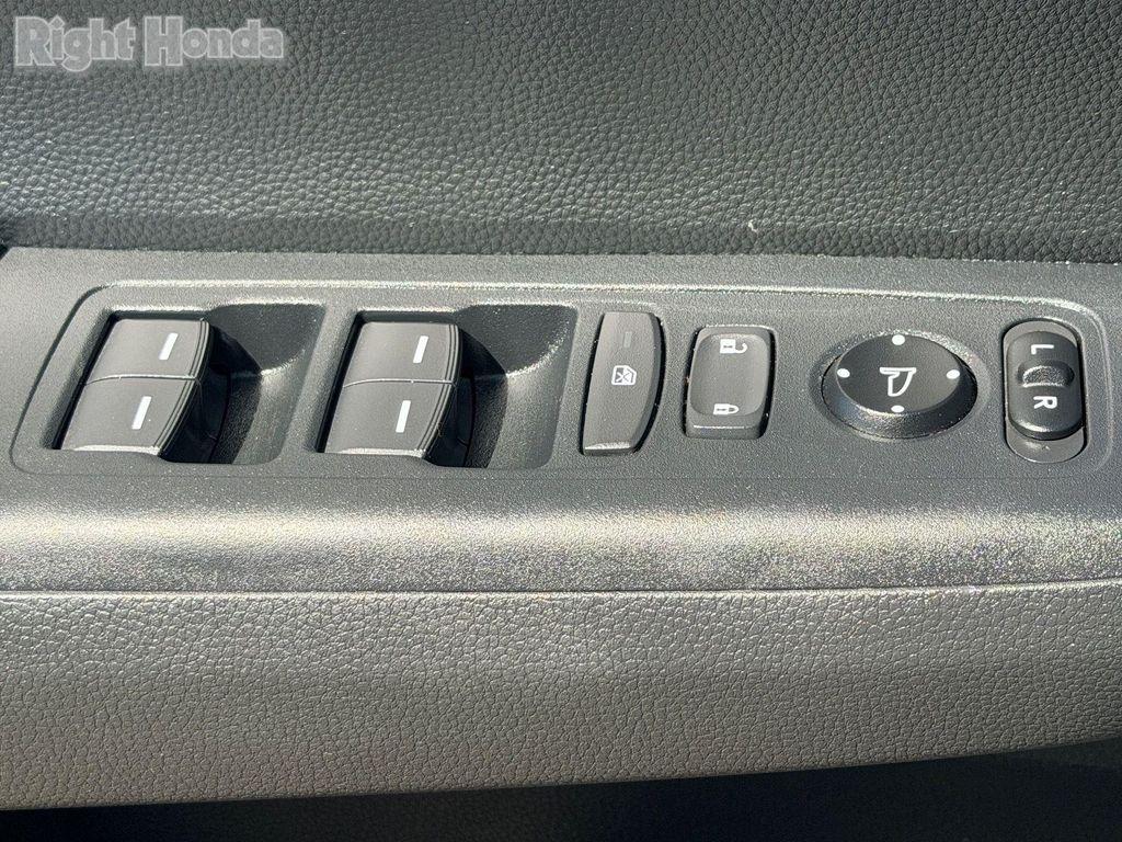 used 2025 Honda CR-V Hybrid car, priced at $32,085