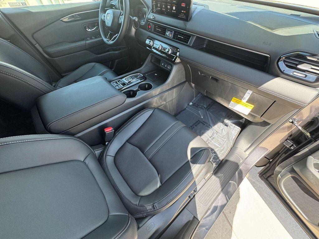new 2026 Honda Pilot car, priced at $46,839