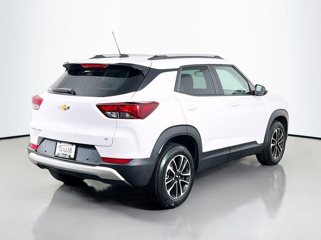 new 2026 Chevrolet TrailBlazer car, priced at $27,158