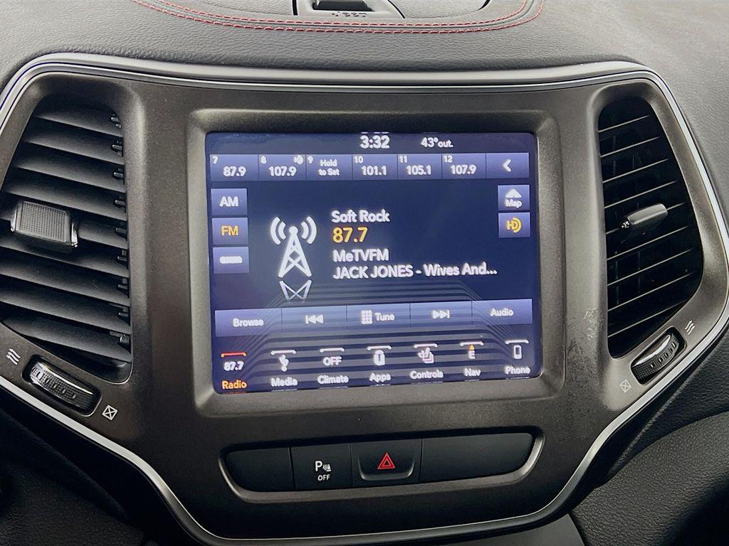 used 2019 Jeep Cherokee car, priced at $17,788