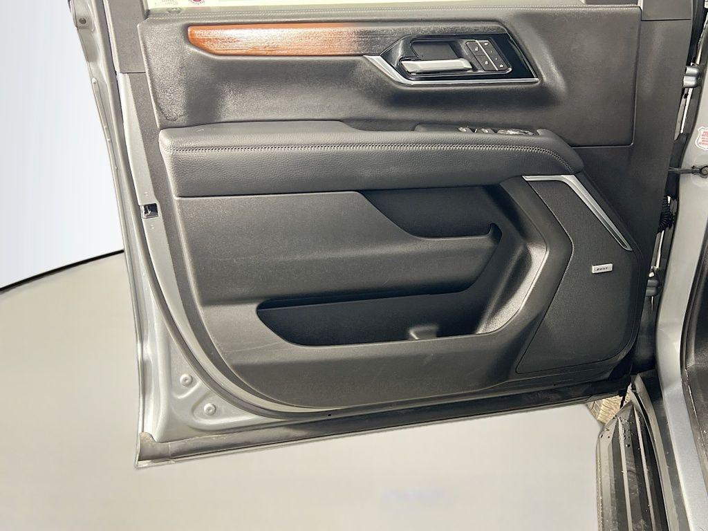 used 2025 GMC Yukon car, priced at $67,998