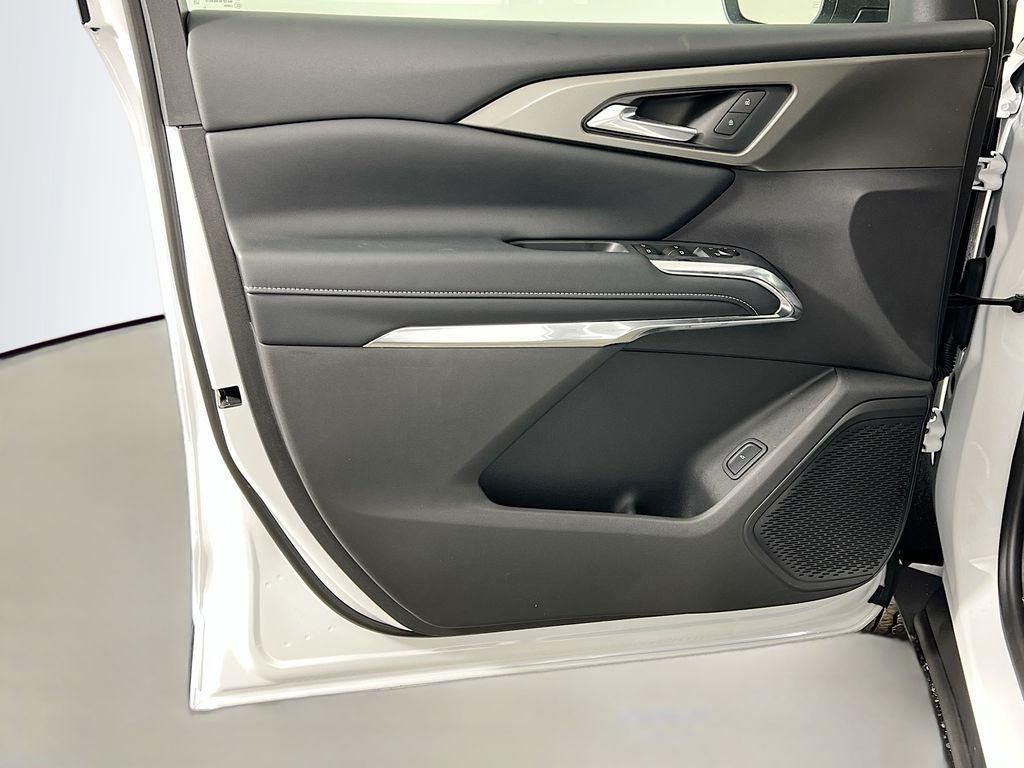 new 2026 Chevrolet Traverse car, priced at $42,570