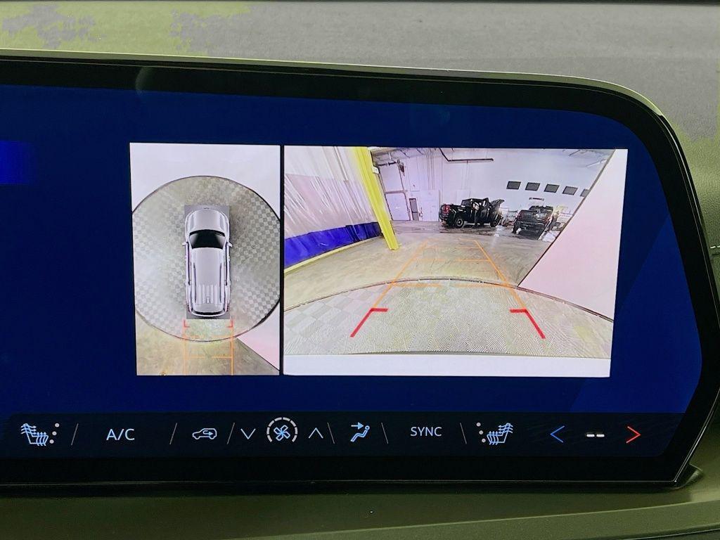 new 2026 Chevrolet Traverse car, priced at $45,639