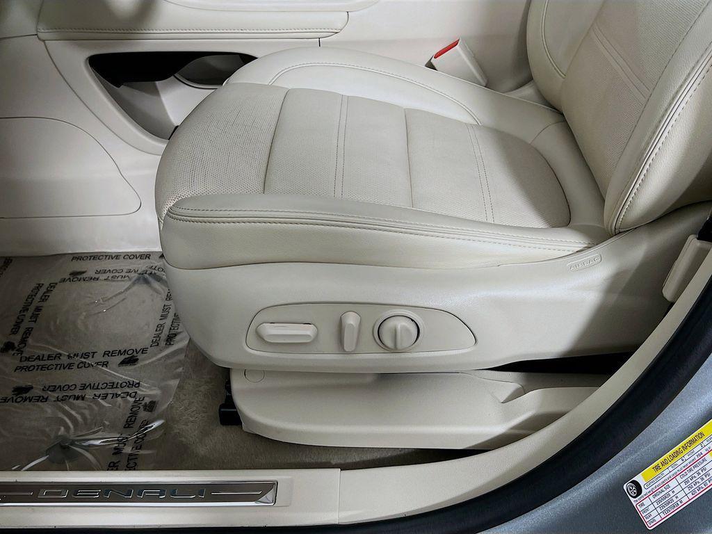 used 2023 GMC Acadia car, priced at $35,052