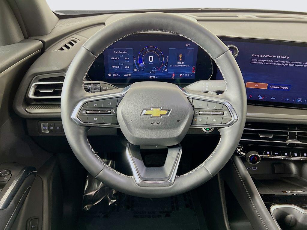 used 2025 Chevrolet Traverse car, priced at $36,500