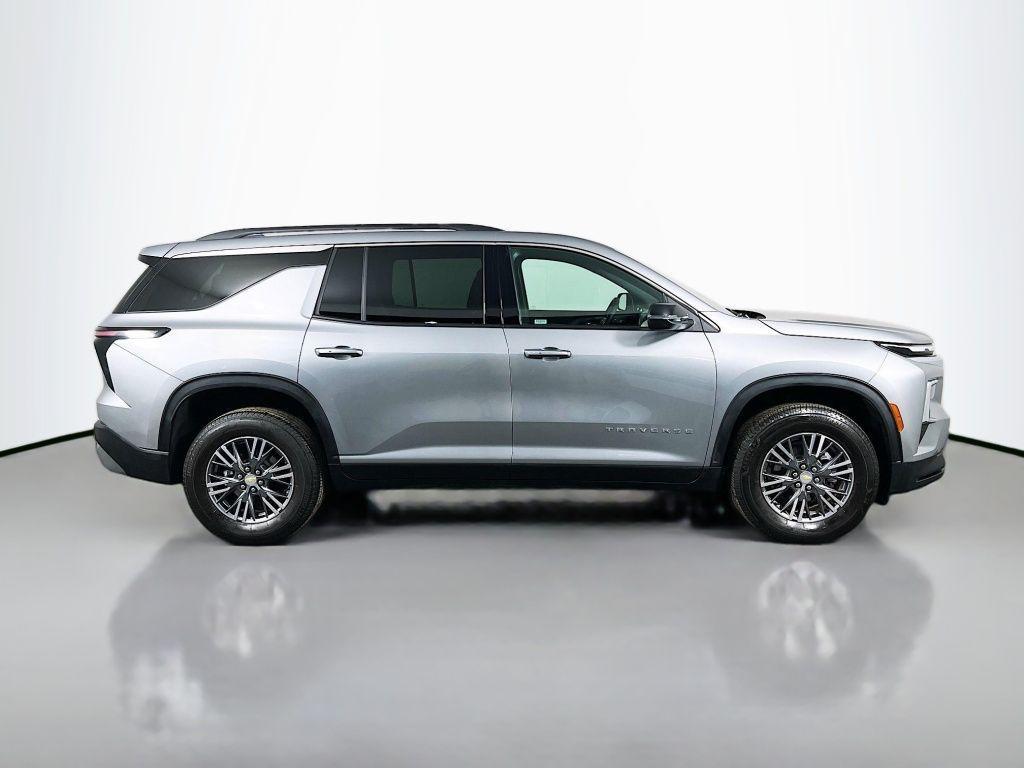 used 2025 Chevrolet Traverse car, priced at $33,899