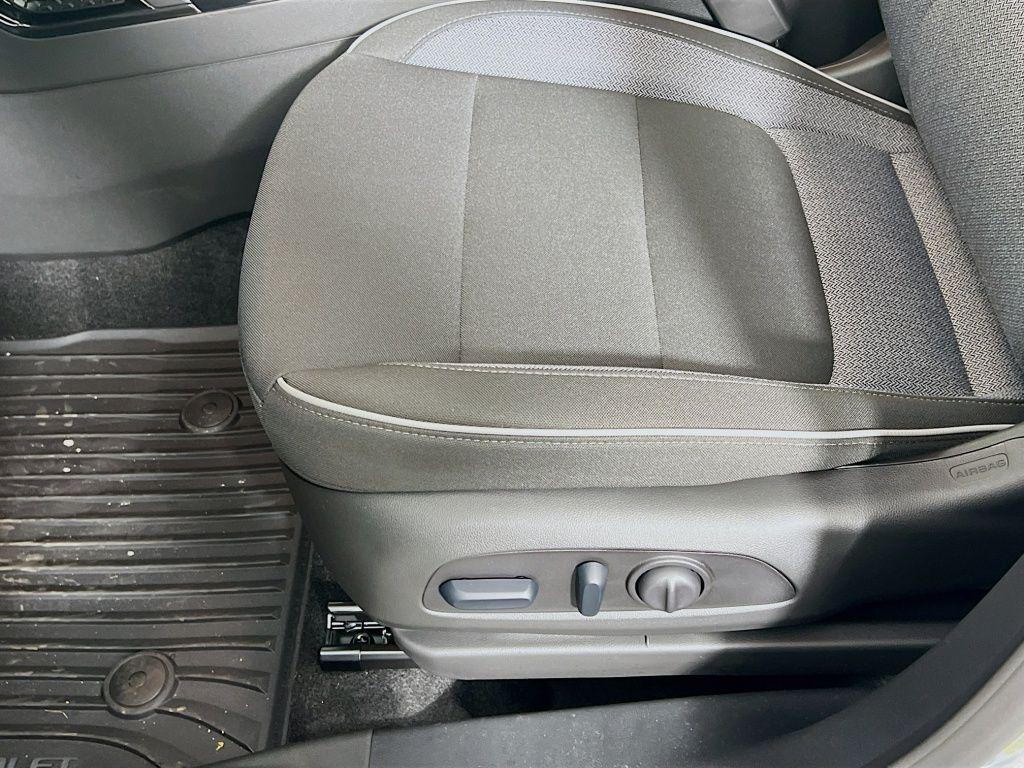 new 2025 Chevrolet TrailBlazer car, priced at $25,880