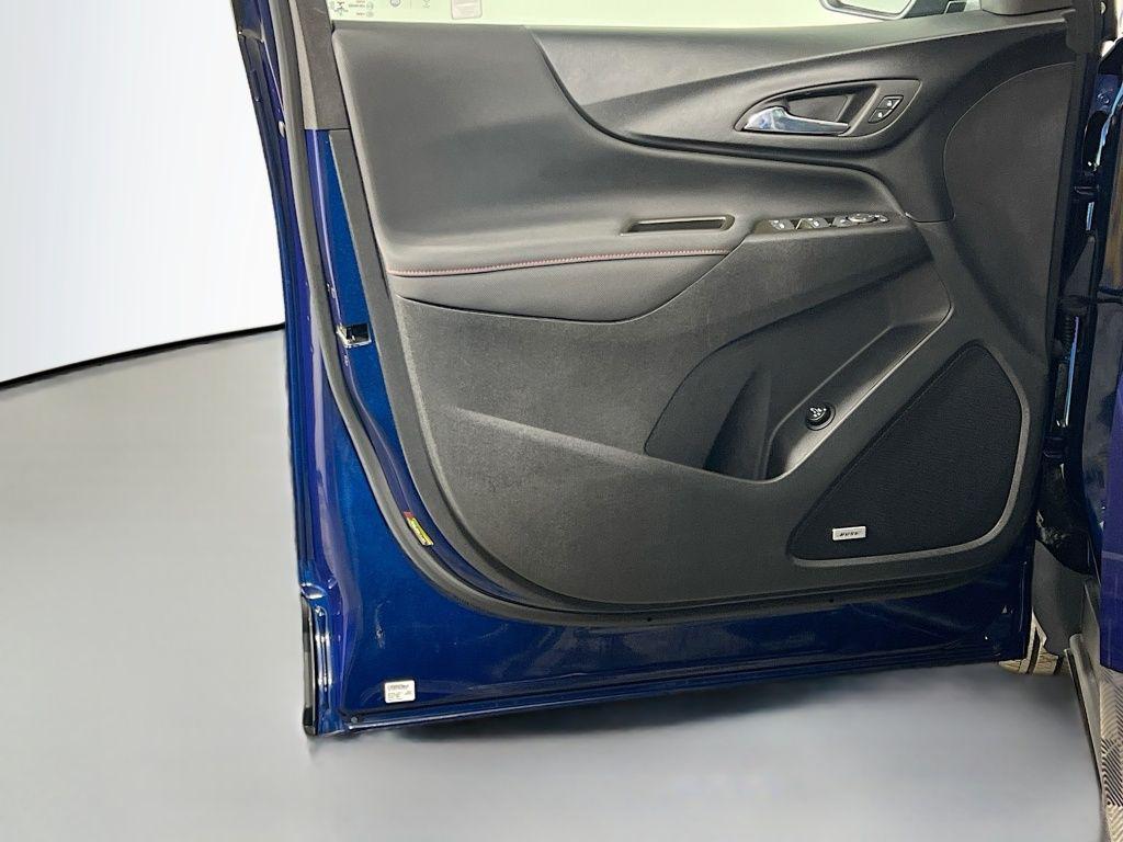 used 2023 Chevrolet Equinox car, priced at $25,870