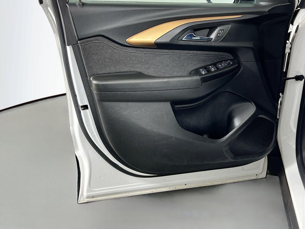 used 2023 Chevrolet TrailBlazer car, priced at $19,476