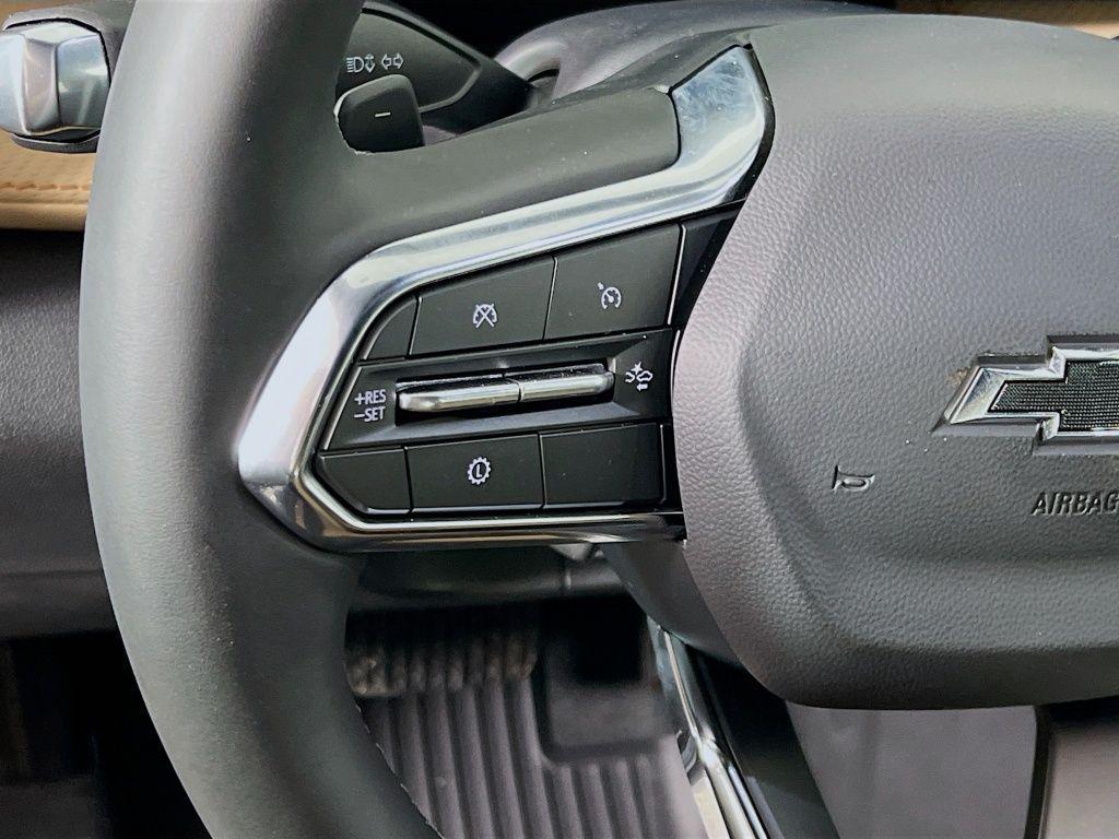 new 2026 Chevrolet Equinox car, priced at $39,308